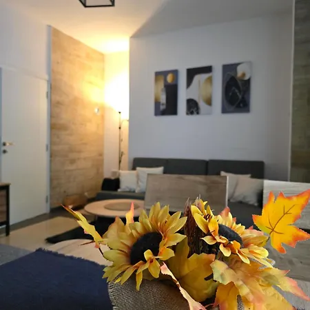 Riverstone Retreat *