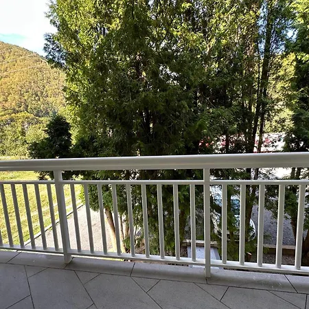 Riverstone Retreat *