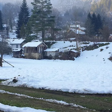 Riverstone Retreat يايتشه